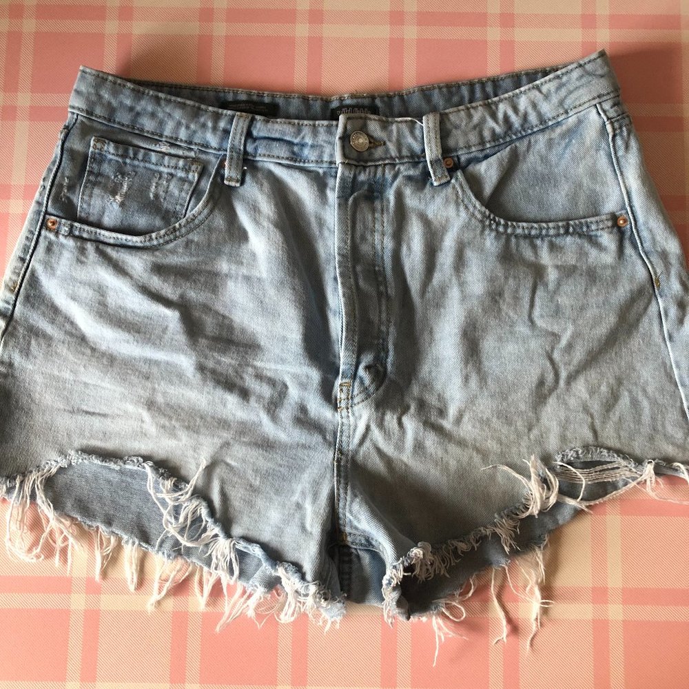 4/$30 🌈 Cuttoff jean shorts!